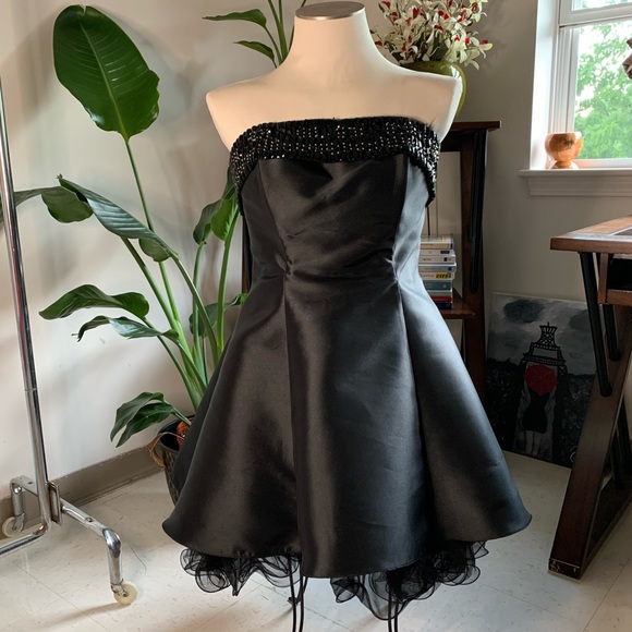 Mori Lee Dresses & Skirts - Strapless Corset Black Formal Dress w/ Tulle